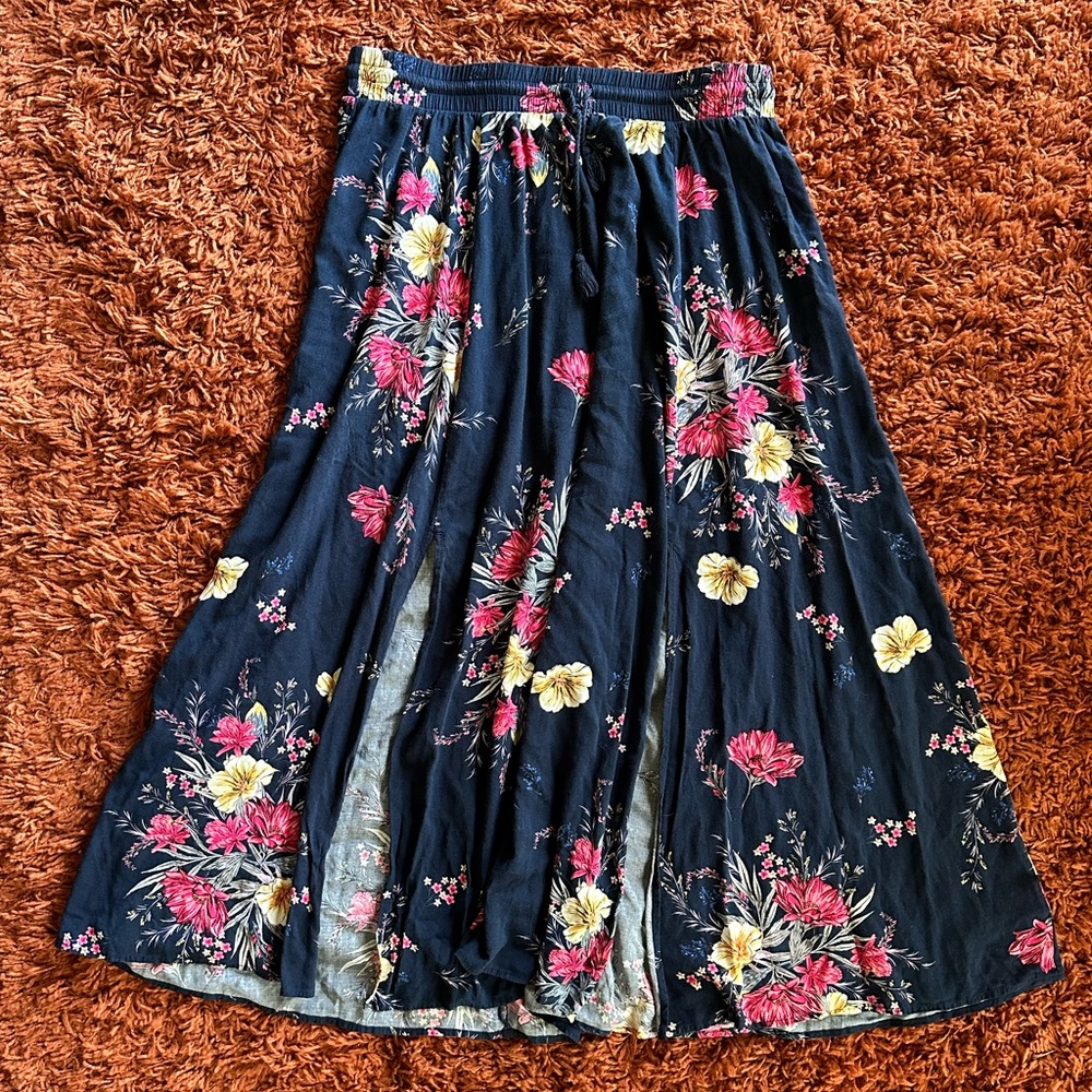 TORRID MAXI FLORAL MAXI SKIRT W/ FRONT SLITS